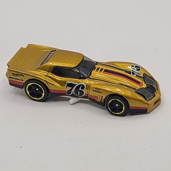 2012 Hot Wheels Chevrolet Gold Race Car #76, Made in Malaysia mint condition - Picture 2 of 7